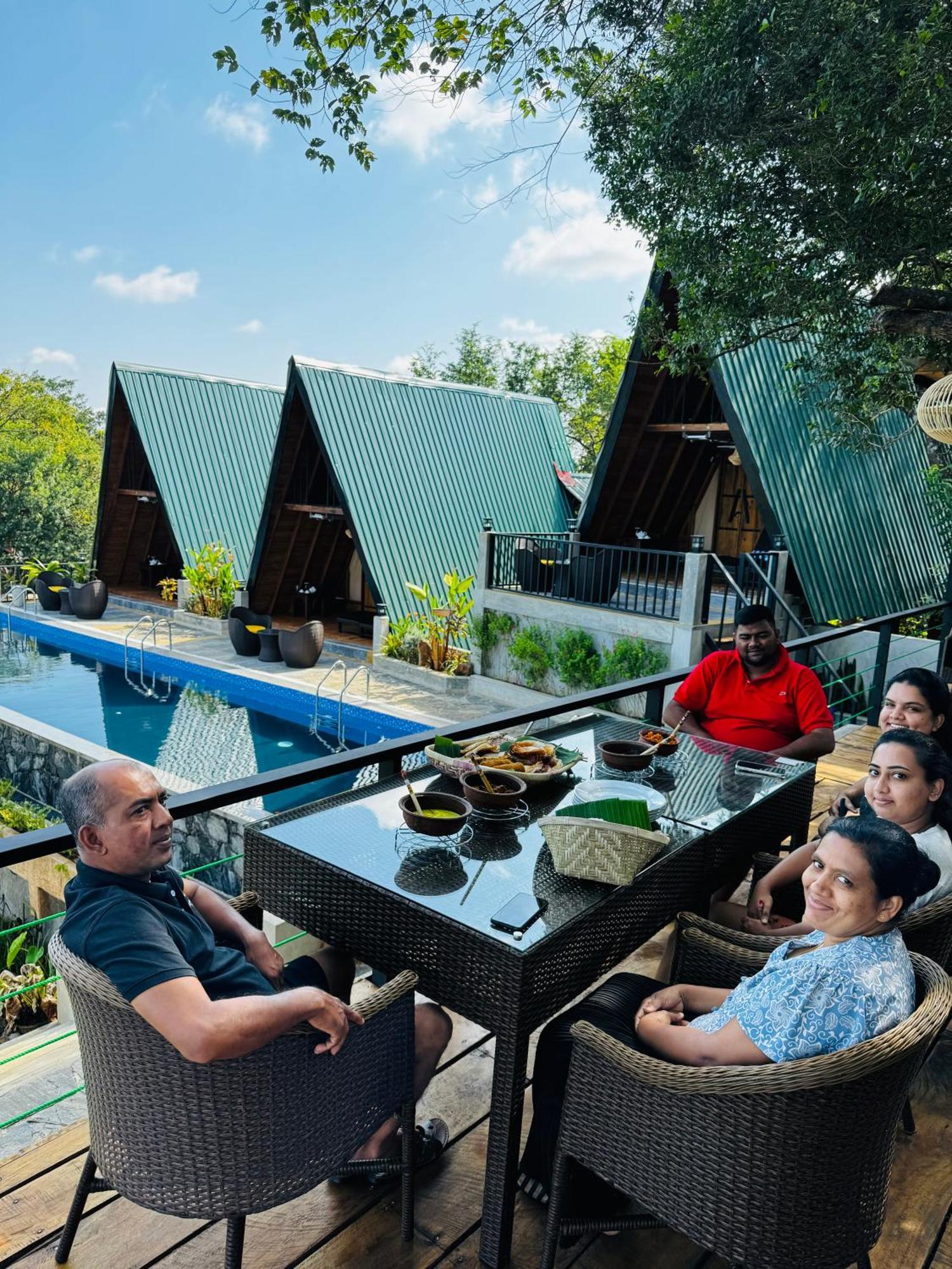Sundown Lake Hotel & Spa هاباران المظهر الخارجي الصورة